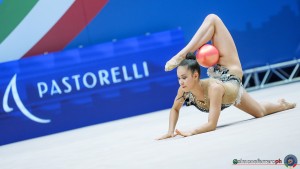 aa q grueniger lauren sui ph simone ferraro sfa01007 copia